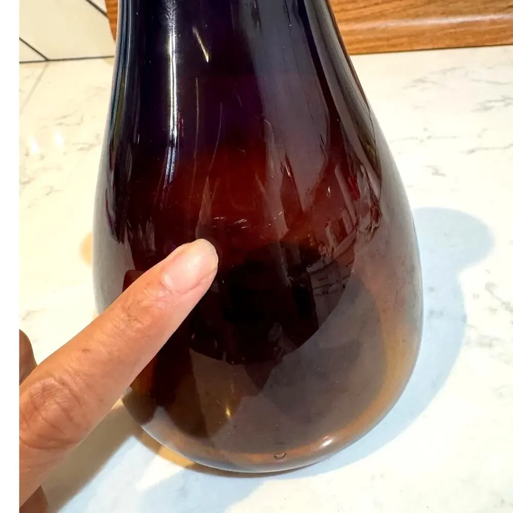 Vintage handblown glass vase signed Williams 77 teardrop" or "bud" vase - Picture 9 of 16
